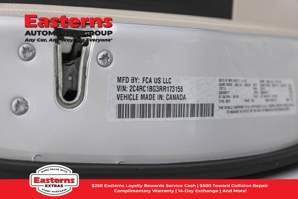 Used 2024 Chrysler Pacifica Touring-L FWD image 35