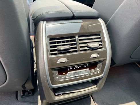 Used 2025 BMW X5 sDrive40i w/ Climate Comfort Package RWD image 21