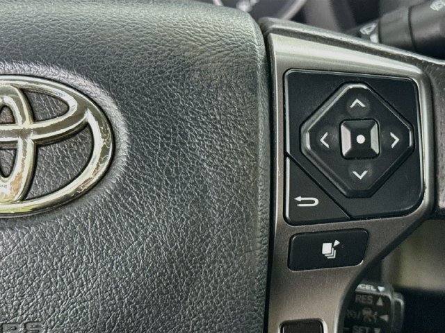 Used 2019 Toyota Tacoma SR5 RWD image 12