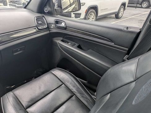 Used 2020 Jeep Grand Cherokee Overland RWD image 18