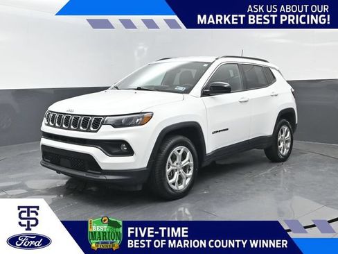 Used 2024 Jeep Compass Latitude AWD/4WD image 1