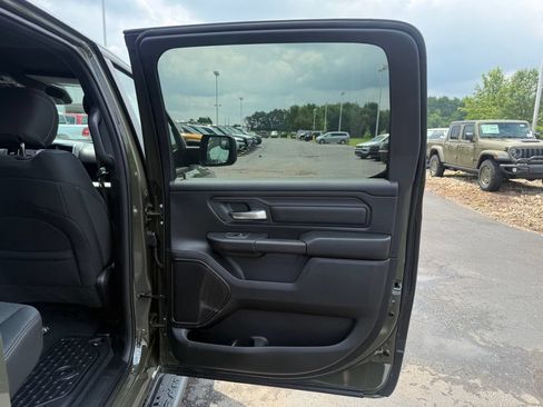 New 2026 RAM 1500 Express AWD/4WD image 44