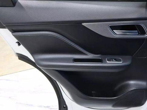 Used 2020 Jaguar F-PACE S image 32