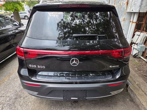 Used 2023 Mercedes-Benz EQB 300 4MATIC w/ Exclusive Package image 5