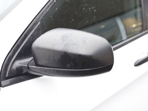 Used 2019 Jeep Cherokee Sport image 11