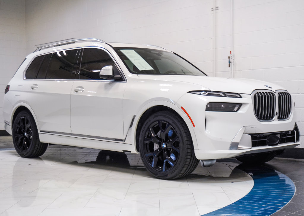Used 2025 BMW X7 xDrive40i AWD/4WD image 5