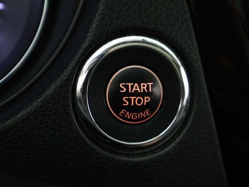 Used 2018 Nissan Rogue SV w/ Sun & Sound Touring Package image 43