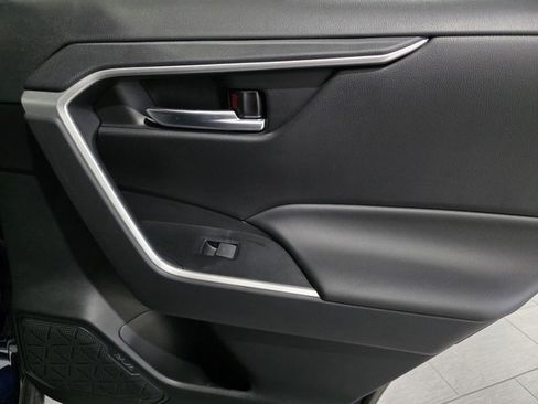 Used 2023 Toyota RAV4 XLE Premium image 12