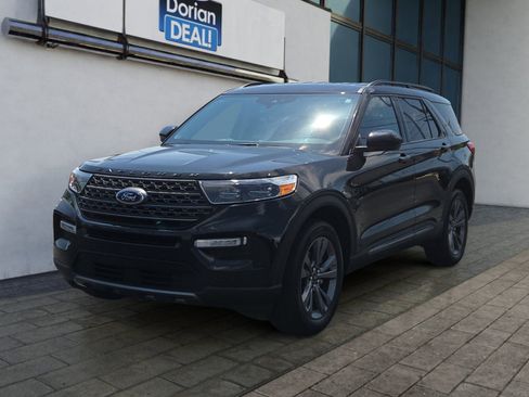 Used 2023 Ford Explorer XLT w/ Equipment Group 202A AWD/4WD image 7