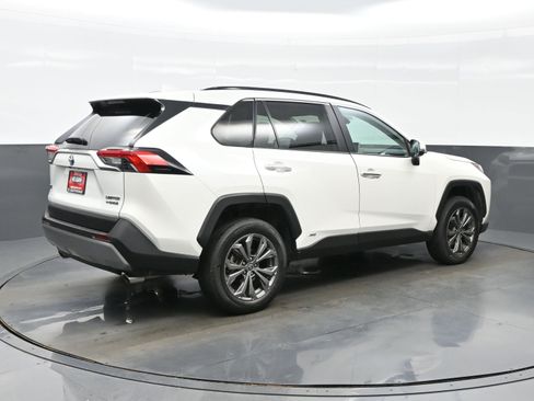Used 2022 Toyota RAV4 Limited AWD/4WD image 6