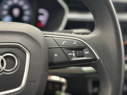 Used 2025 Audi Q3 2.0T Premium image 22