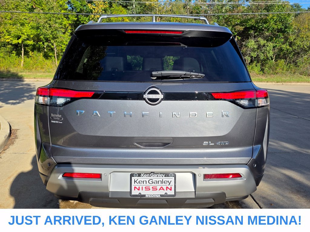 Certified 2024 Nissan Pathfinder SL AWD/4WD image 4
