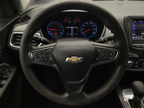 Used 2020 Chevrolet Equinox LS w/ LS Convenience Package image 22