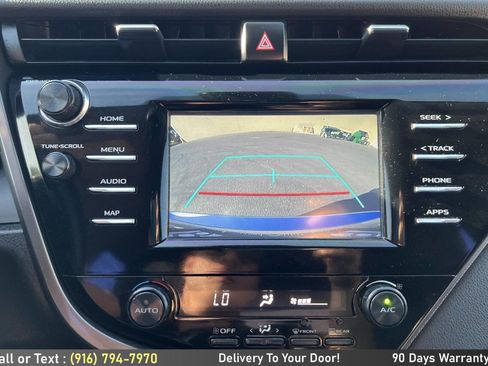 Used 2019 Toyota Camry SE FWD image 21