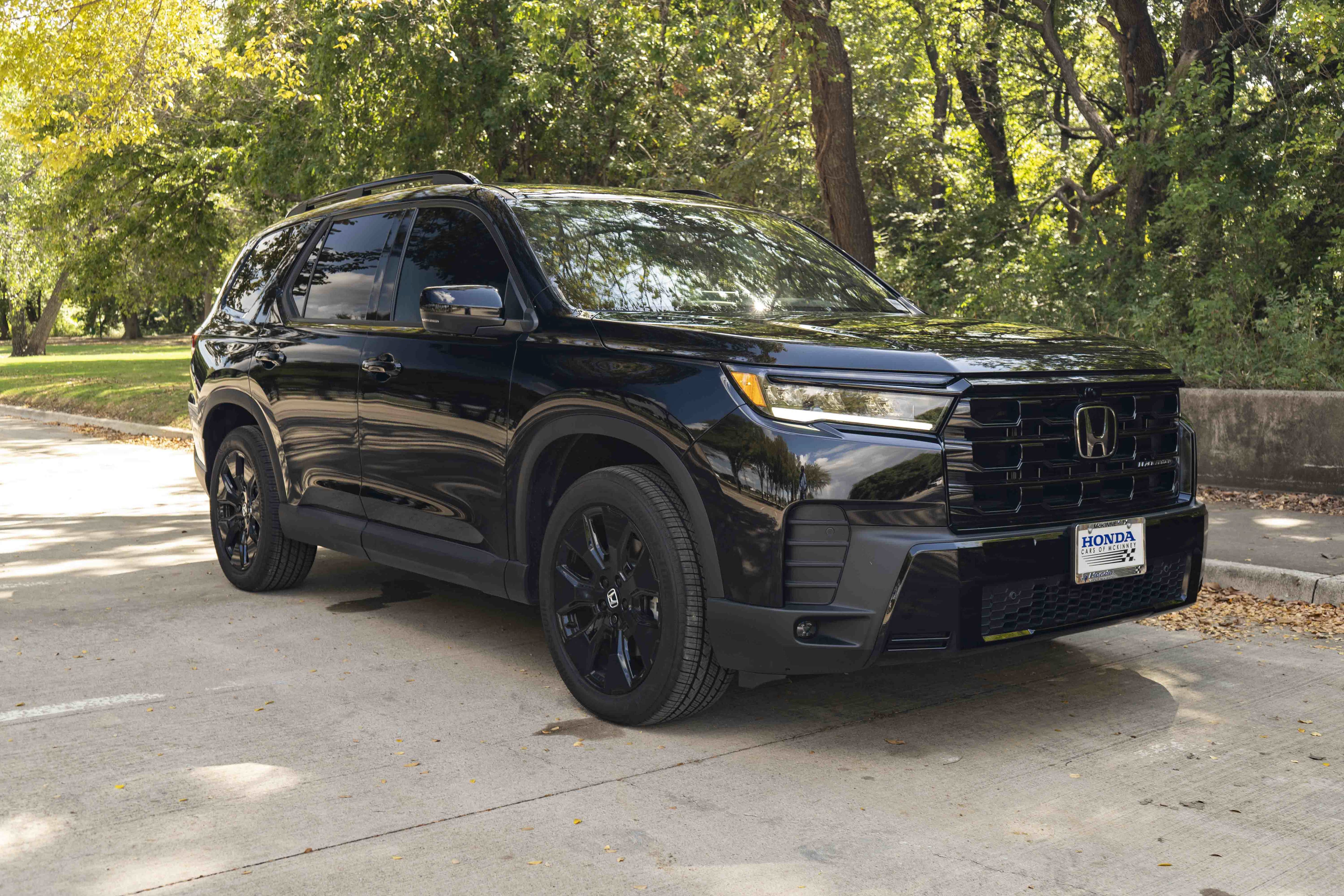 Used 2026 Honda Pilot Black Edition image 2