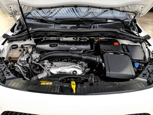 Used 2021 Mercedes-Benz GLA 250 4MATIC image 40