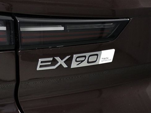 New 2025 Volvo EX90 Ultra image 15