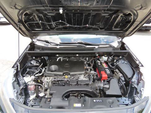 Used 2019 Toyota RAV4 LE w/ All Weather Liner Package AWD/4WD image 10