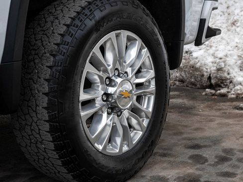 Used 2023 Chevrolet Silverado 2500 High Country image 8