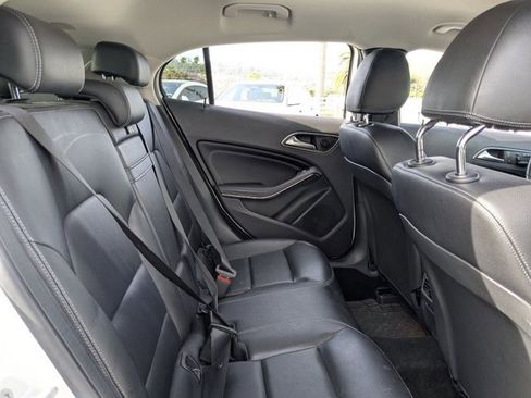 Used 2015 Mercedes-Benz GLA 250 image 16