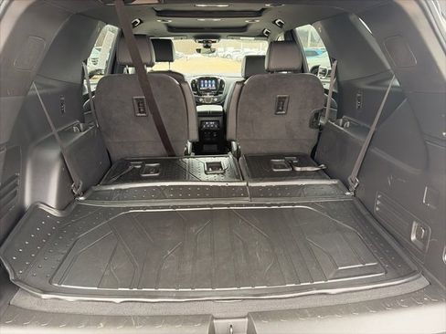 Used 2023 Chevrolet Traverse RS w/ LPO, Floor Liner Package image 41