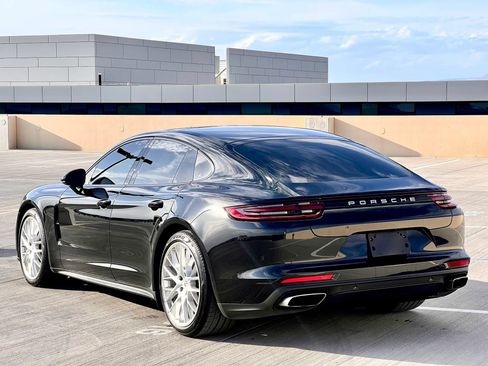 Used 2018 Porsche Panamera image 12