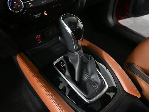 Used 2017 Nissan Rogue SL w/ SL Premium Package image 15