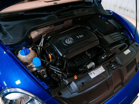 Used 2013 Volkswagen Beetle 2.0T image 22