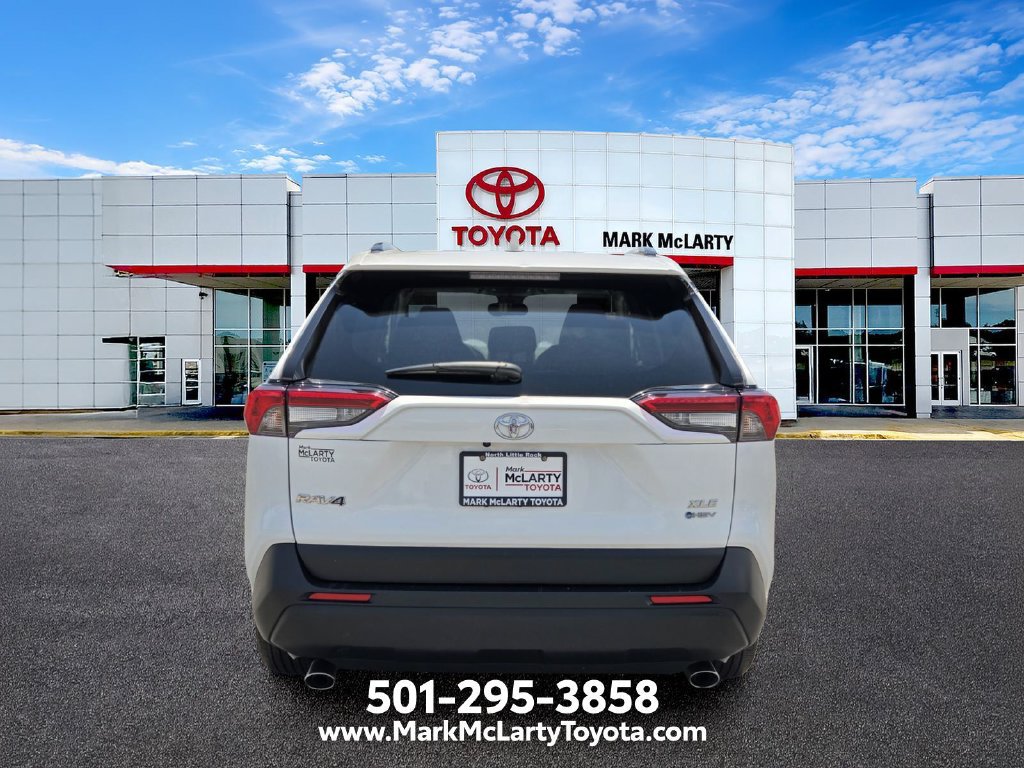 Used 2025 Toyota RAV4 XLE AWD/4WD image 4