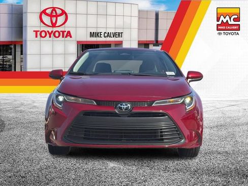 Used 2025 Toyota Corolla LE FWD image 8