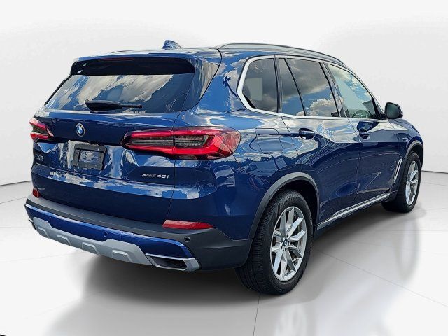 Used 2022 BMW X5 xDrive40i AWD/4WD image 3