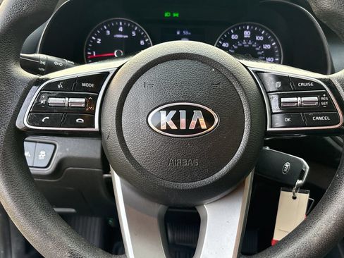 Used 2020 Kia Forte LXS FWD image 9