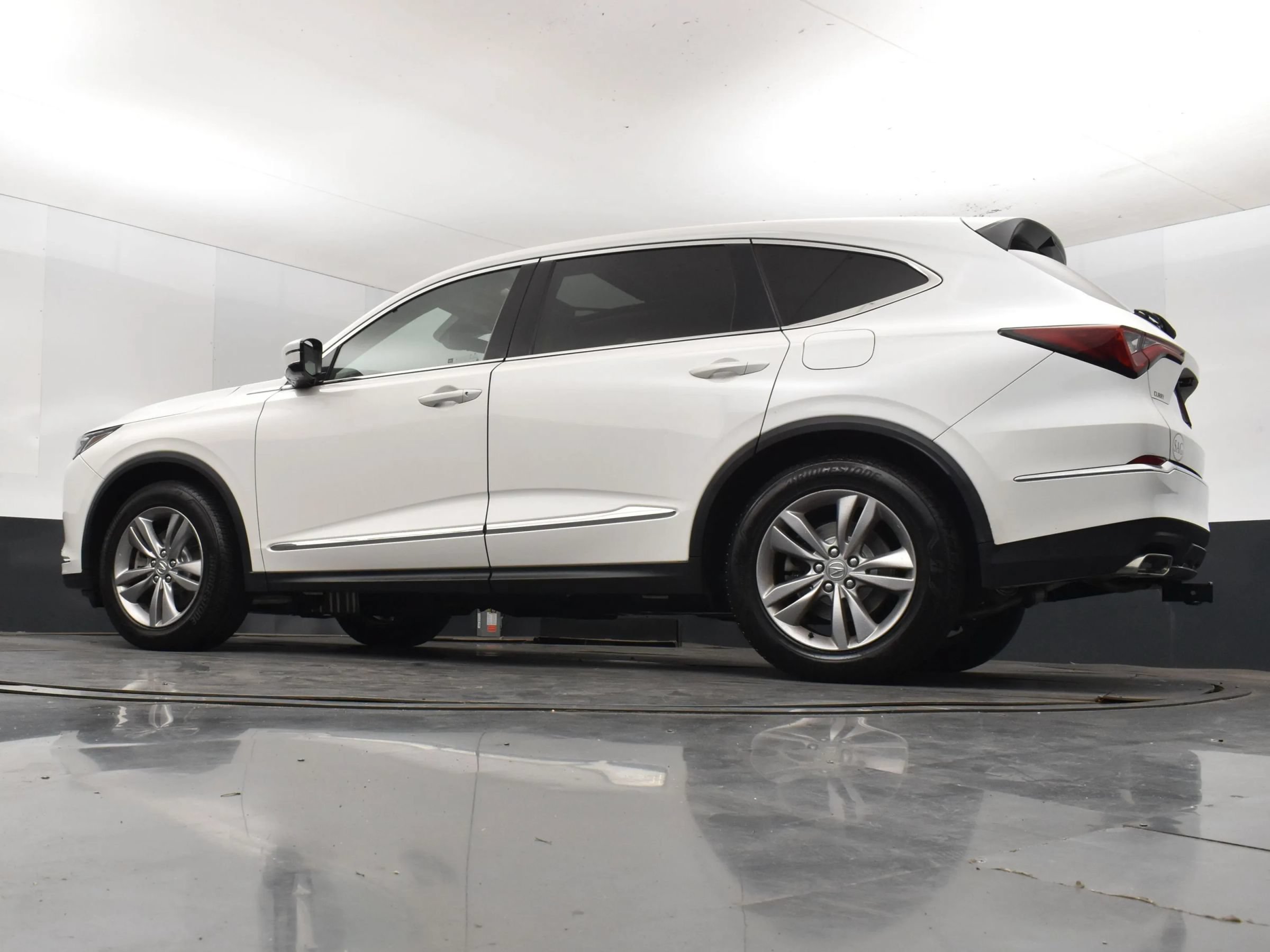 Used 2023 Acura MDX SH-AWD image 12