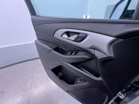 Used 2019 Chevrolet Traverse LT FWD image 31