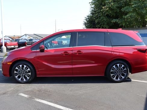 Certified 2026 Honda Odyssey Elite image 2