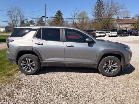 Used 2025 Chevrolet Equinox LT w/ Safety and Technology Package image 4