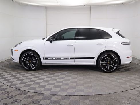 Used 2023 Porsche Cayenne Platinum Edition image 8