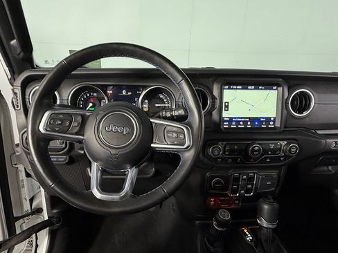 Used 2023 Jeep Wrangler Unlimited Rubicon 4xe w/ Cold Weather Group AWD/4WD image 15