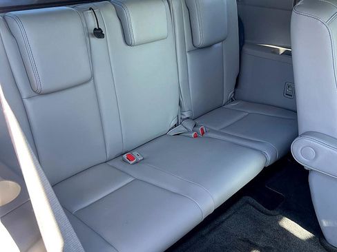 Used 2017 Toyota Highlander Limited image 23
