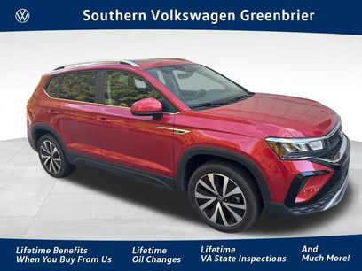 Used 2023 Volkswagen Taos SE w/ Panoramic Sunroof Package