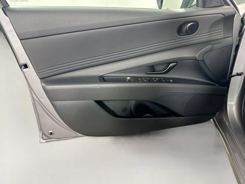 Used 2025 Hyundai Elantra Sport FWD image 12