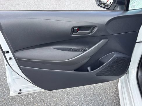Used 2025 Toyota Corolla LE FWD image 15