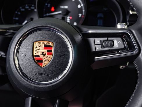 Certified 2026 Porsche Macan AWD/4WD image 19