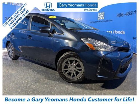 Used 2017 Toyota Prius V Two image 1