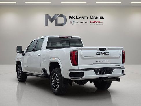 Used 2024 GMC Sierra 3500 Denali Ultimate image 4