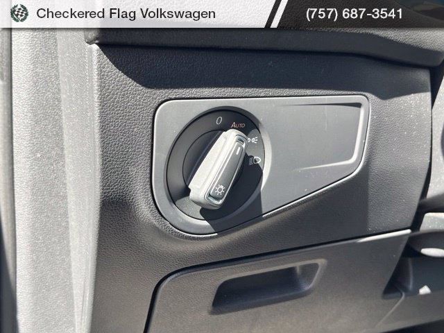Used 2021 Volkswagen Tiguan SE w/ Panoramic Sunroof Package AWD/4WD image 17