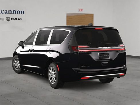 New 2025 Chrysler Pacifica Select image 4