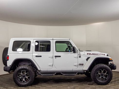 Used 2018 Jeep Wrangler Unlimited Rubicon w/ Cold Weather Group AWD/4WD image 13