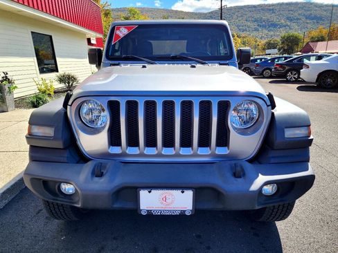 Used 2018 Jeep Wrangler Sport image 2