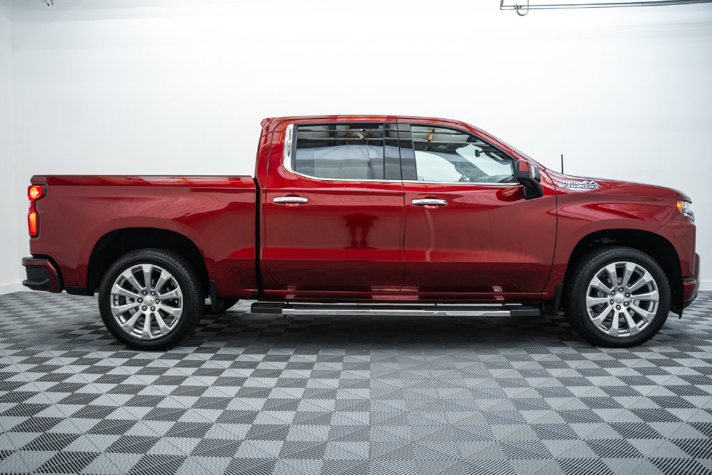 Used 2021 Chevrolet Silverado 1500 High Country w/ Technology Package AWD/4WD image 4
